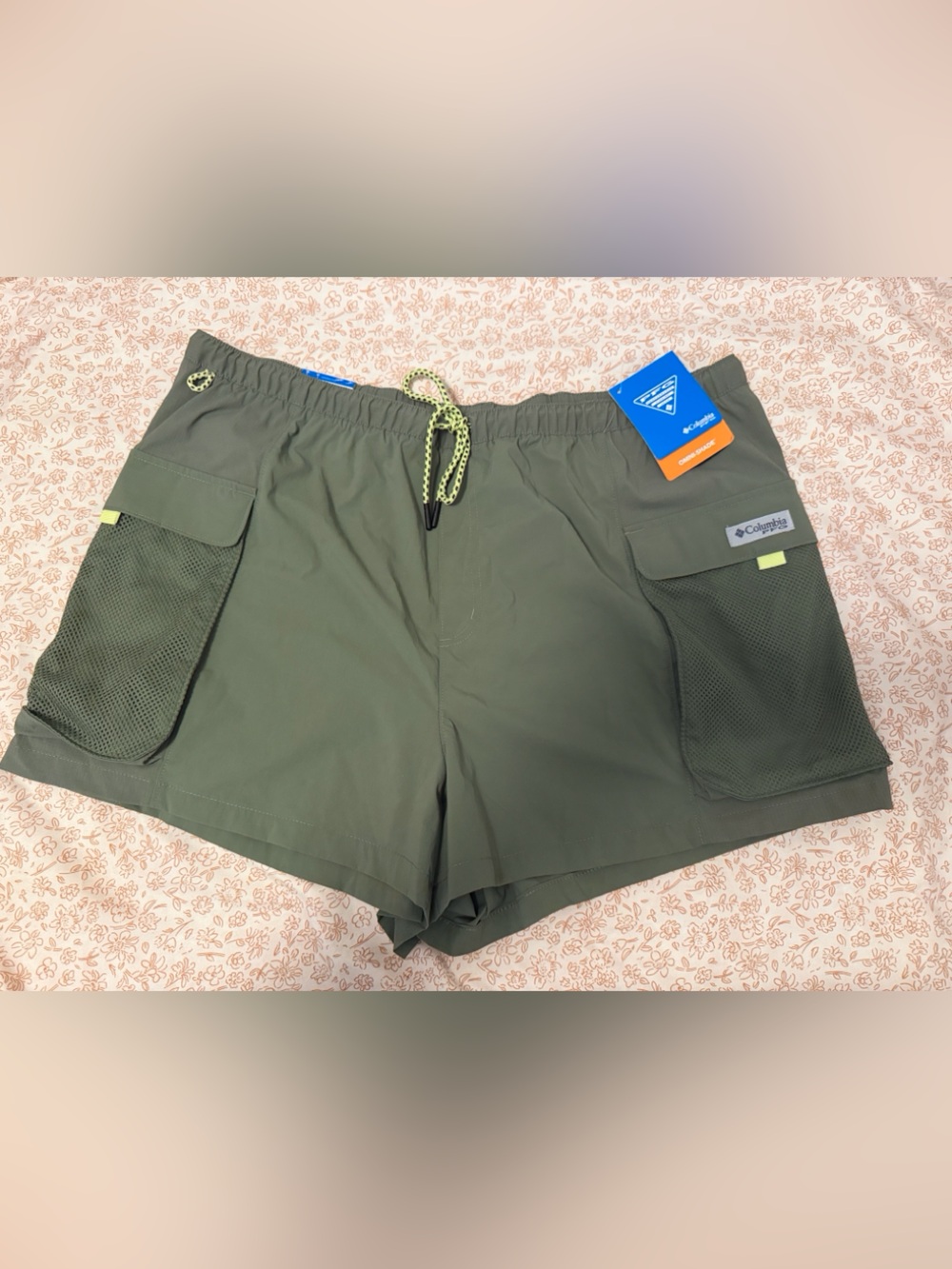 Columbia Women's PFG Open Water Shorts Size XL Olive Green 3" Cargo - NWT $55